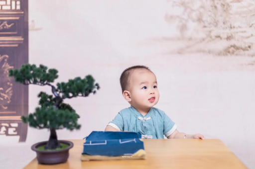 涉县怀孕肚子中间凹两边凸